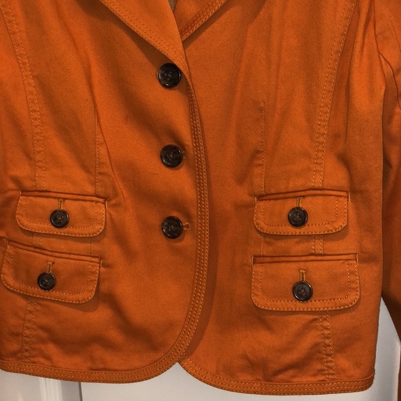 Anne Taylor Loft short cotton blazer. Size 8, button up w 4 front button pockets - Picture 6 of 7